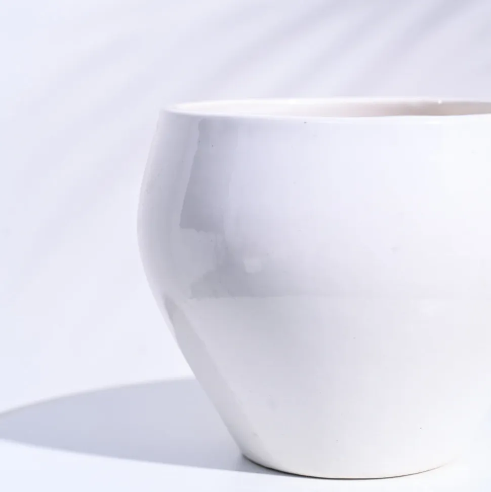 Apple Ceramic Pot (6.6 Inch Diameter)